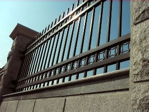 沈阳锦州铁艺护栏的特点有哪些？